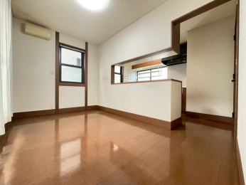 �V�����V���s�����擌�o�����̒��È�ˌ��Ẵ��r���O