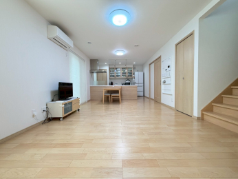 �V�����V���s����P�v�̒��È�ˌ��Ẵ��r���O