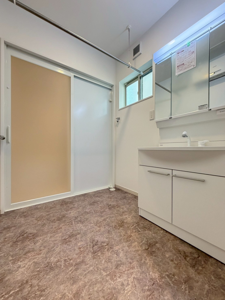 �V�����V���s��掵���̒��È�ˌ��Ẳ摜