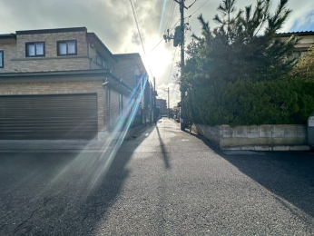 �V�����V���s������x�V����1���ڂ̓y�n�̑O�ʓ��H�܂ތ��n�ʐ^