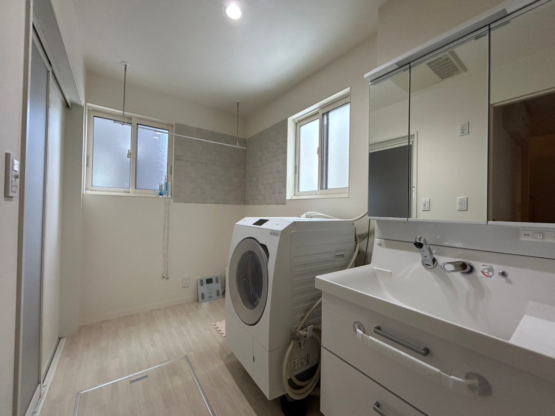 VVskʖ4ڂ̒ÈˌẲ摜