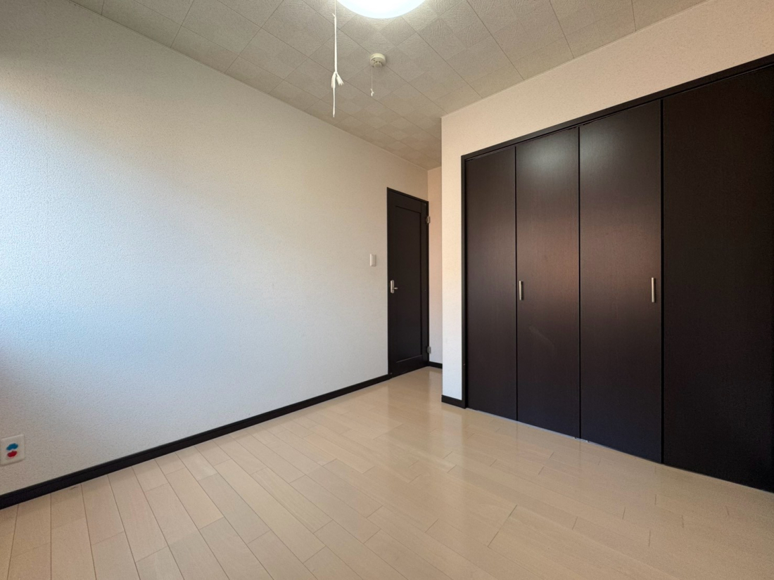 �V�����V���s�k��ÎR2164-8�̒��È�ˌ��Ẳ摜