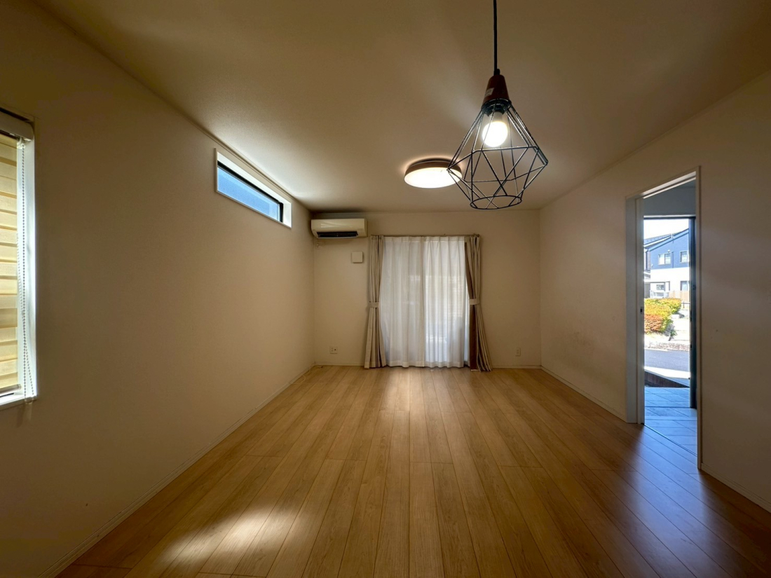 VVs]戮3ڂ̒ÈˌẲ摜