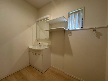 VVs]戮3ڂ̒ÈˌẲ摜