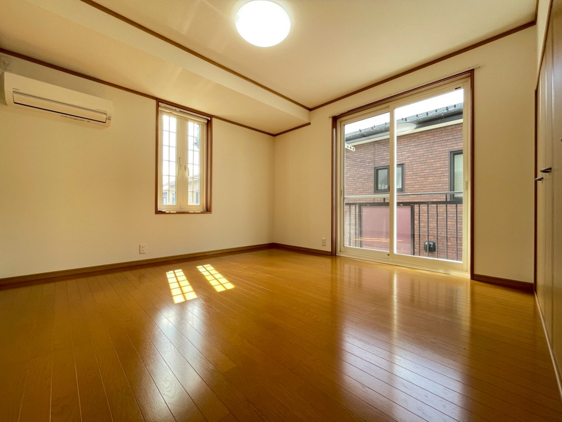 VVs݂2ڂ̒ÈˌẲ摜