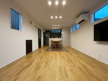 �V�����V���s�H�t�扺���쒬�̒��È�ˌ��Ẳ摜