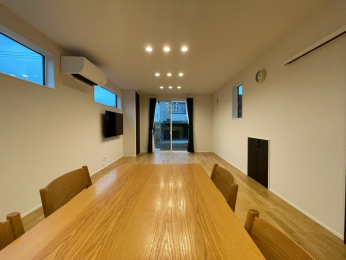 �V�����V���s�H�t�扺���쒬�̒��È�ˌ��Ẳ摜