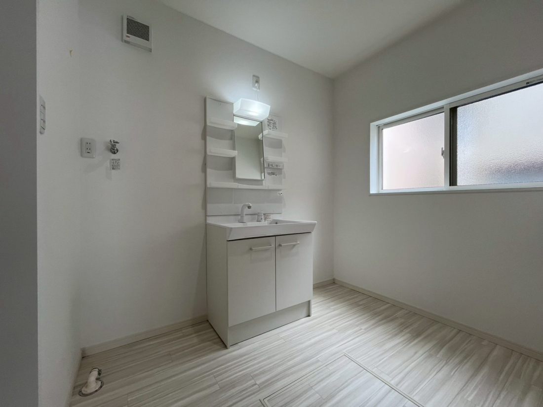 VVcsM1ڂ̒ÈˌẲ摜